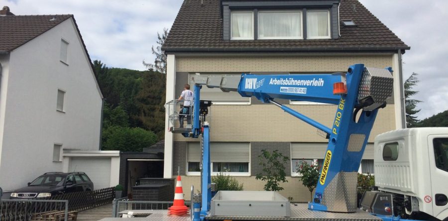 Fassadenarbeiten Hubsteiger
